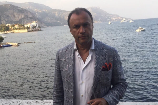 Сергей Станиславович Деревянко. Биография.