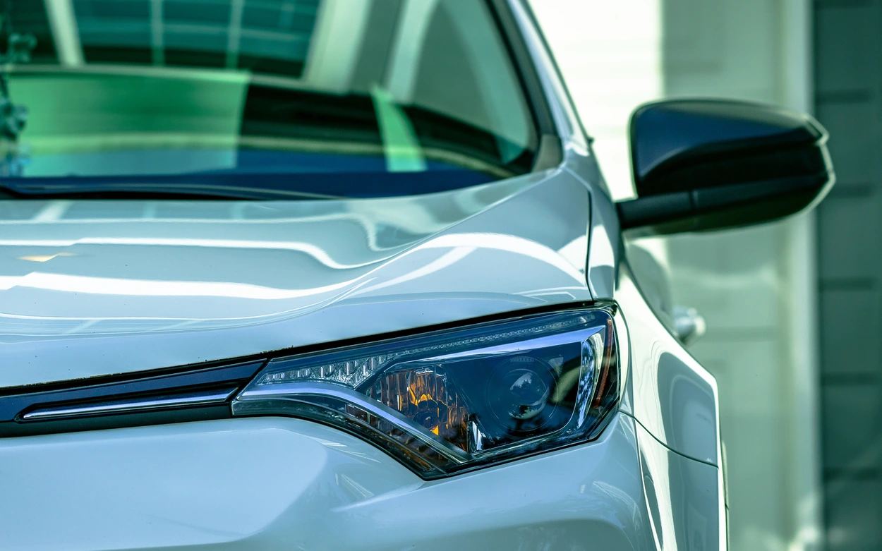 Оклейка
машины виниловой пленкой