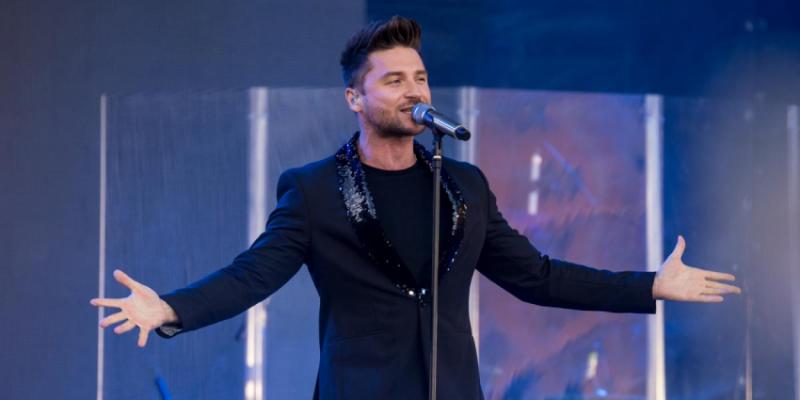 Как анекдот про певца Сергея Лазарева стал былью