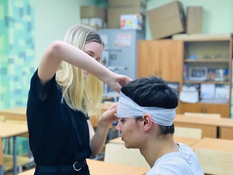 В школе №1354 обучают важным жизненным навыкам - спасению людей