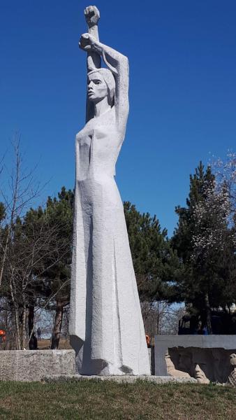 «Памятник Героям Победы»