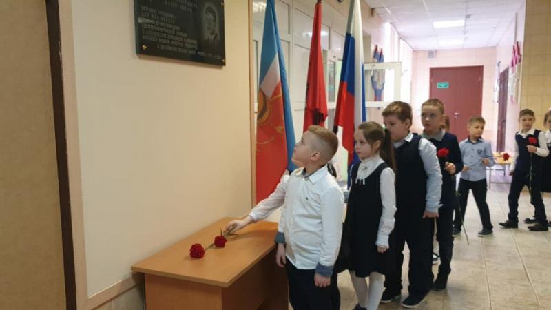 На Марафоне “Равнение на Дмитрия Рябинкина” ученики школы №1392 учатся мужеству