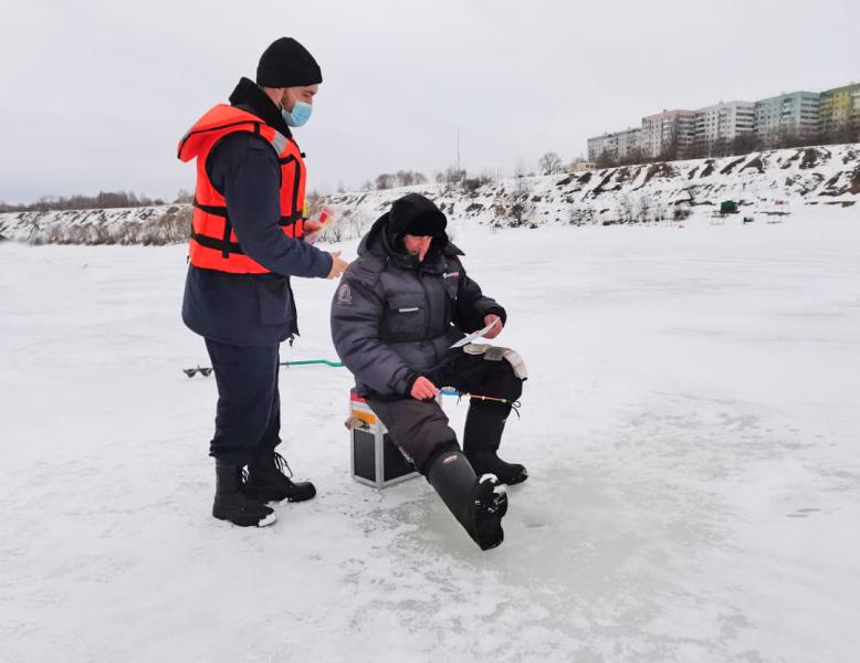 Спасатели ГКУ МО «Мособлпожспас» провели профилактические мероприятия на водоемах региона