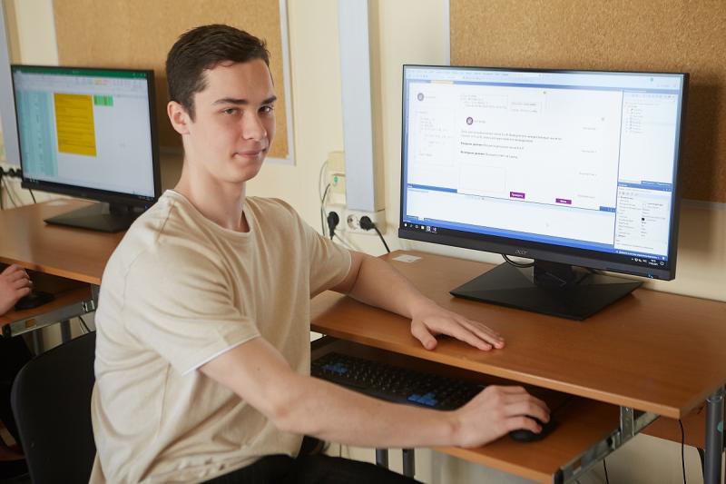 Лучший учитель информатики Москвы преподает в школе №2065