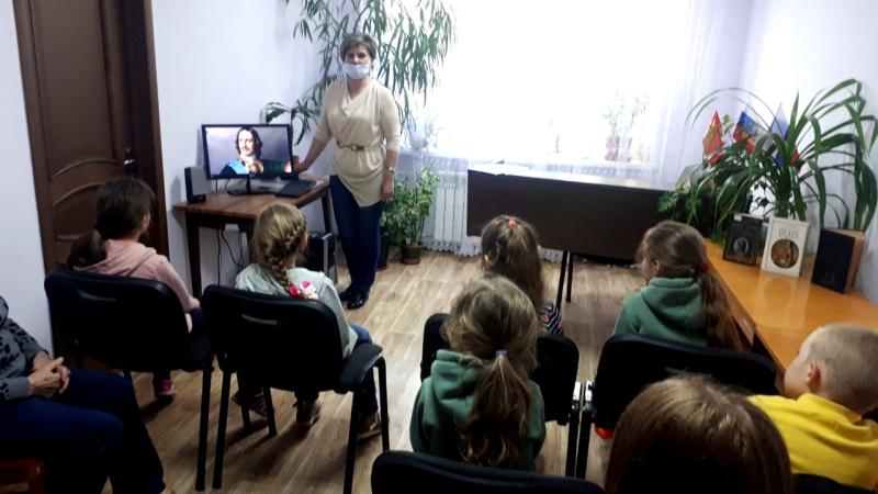 «И памяти твоей, Великий Петр, верна твоя Великая Россия».