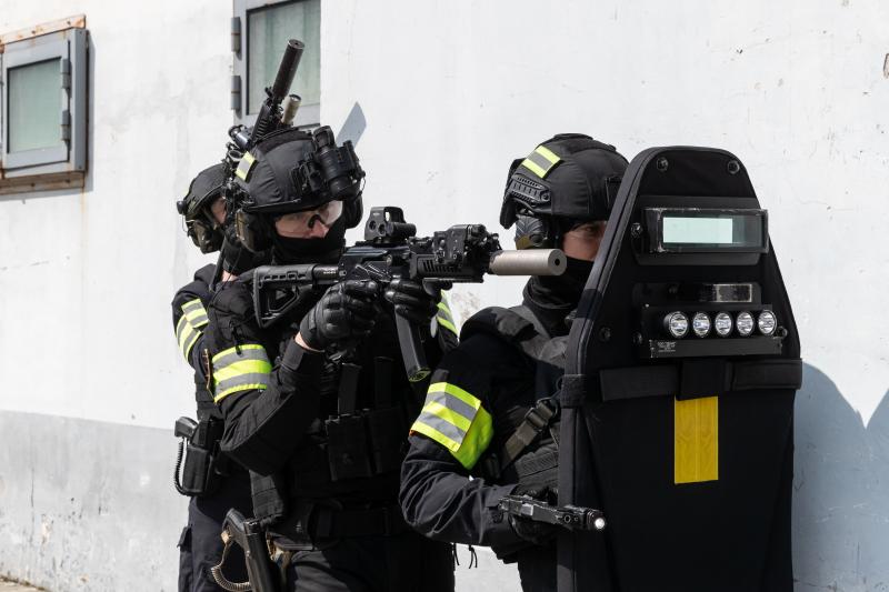 Спецназ Росгвардии в Подмосковье задержал подозреваемых в разбойном нападении