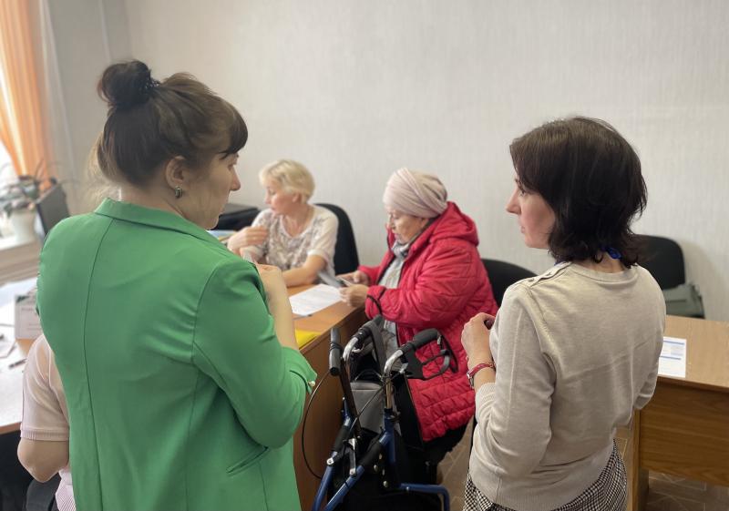 Эксперты ТФОМС Архангельской области проконсультировали жителей Емецка по вопросам получения медпомощи