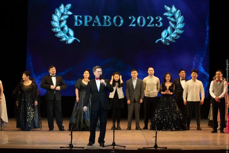 Художественный рук оводитель Буряад театра Саян Жамбалов: 