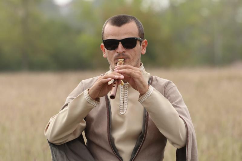 Талантливый незрячий музыкант из Карабаха Акоп Бабаян: музыка без границ