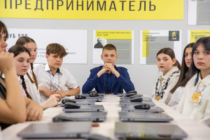 Школьники-бизнесмены получили инвестиции на старт своего дела