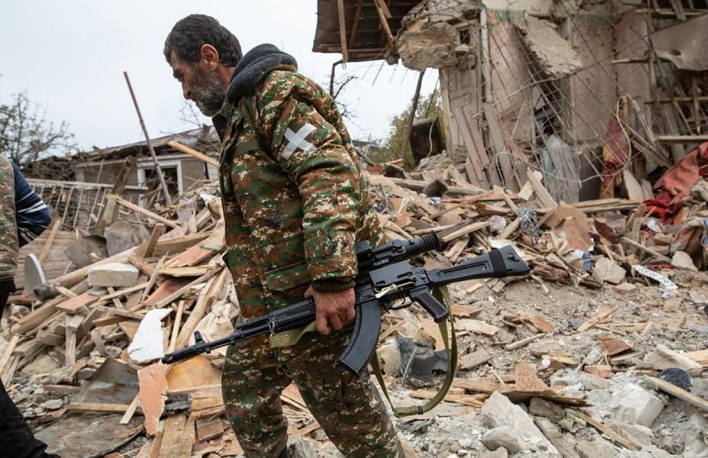 БОЛЬШАЯ ВОЙНА СТУЧИТСЯ В ДВЕРЬ АРМЕНИИ