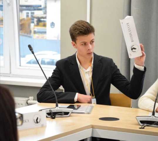 Как поступить на бюджет в топовый ВУЗ без труда и конкурса — простые рекомендации от внука экс-сенатора В. Н. Шнякина