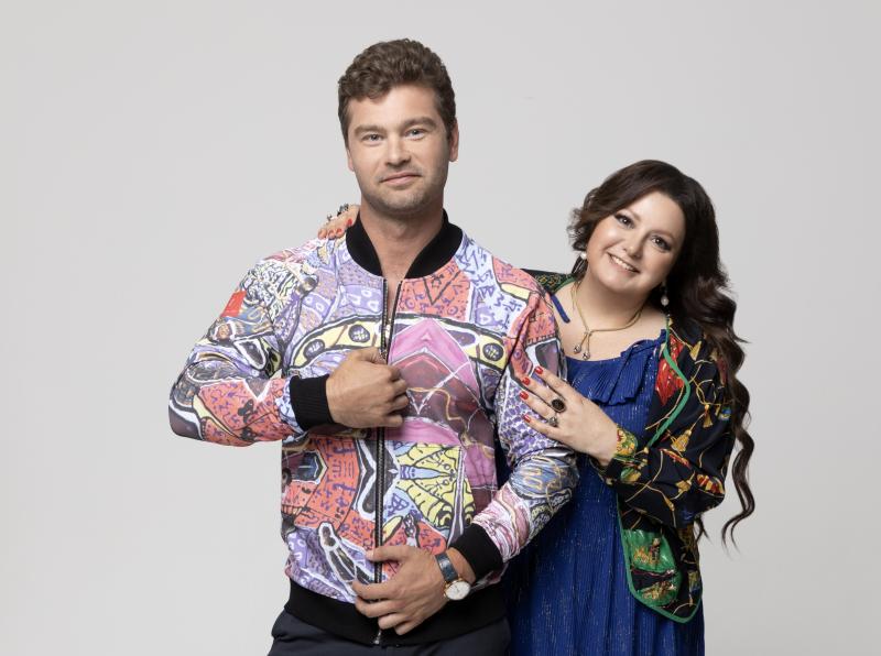 Будем частью новой мировой легенды?Художница Нина Рассен, зарегистрировала  свой собственный бренд одежды RASSEN ART.