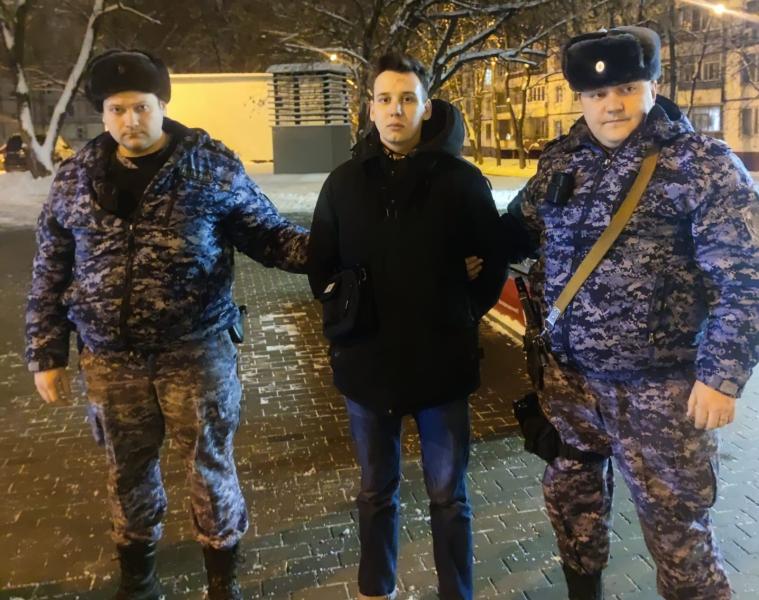 Столичные росгвардейцы задержали мужчину по подозрению в нанесении ножевого ранения