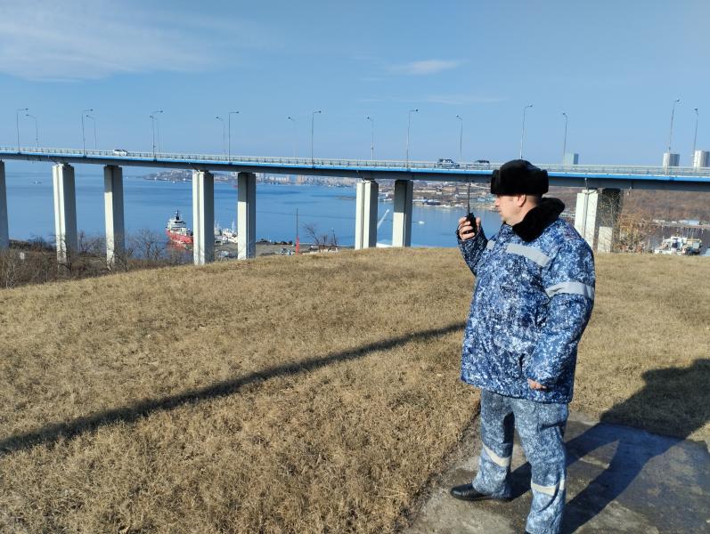 Приморский филиал ведомственной охраны Минтранса России своевременно обеспечил работников зимней спецодеждой