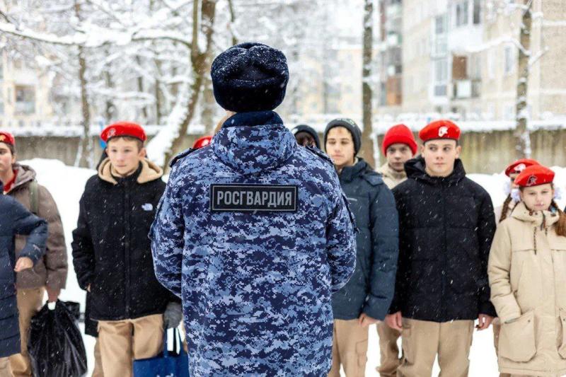 В Подмосковье росгвардейцы провели мероприятия, посвященные 81-ой годовщине окончания Сталинградской битвы