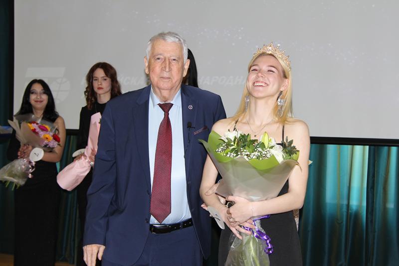 КОНКУРС КРАСОТЫ В РОССИЙСКОЙ МЕЖДУНАРОДНОЙ АКАДЕМИИ ТУРИЗМА: ПОСВЯЩАЕТСЯ 55-ЛЕТИЮ АКАДЕМИИ. ФОТОРЯД