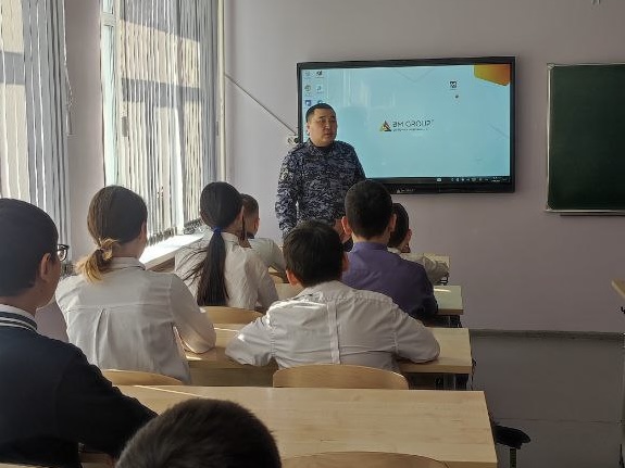 Росгвардия провела инструктаж по пожарной безопасности для кызылских школьников