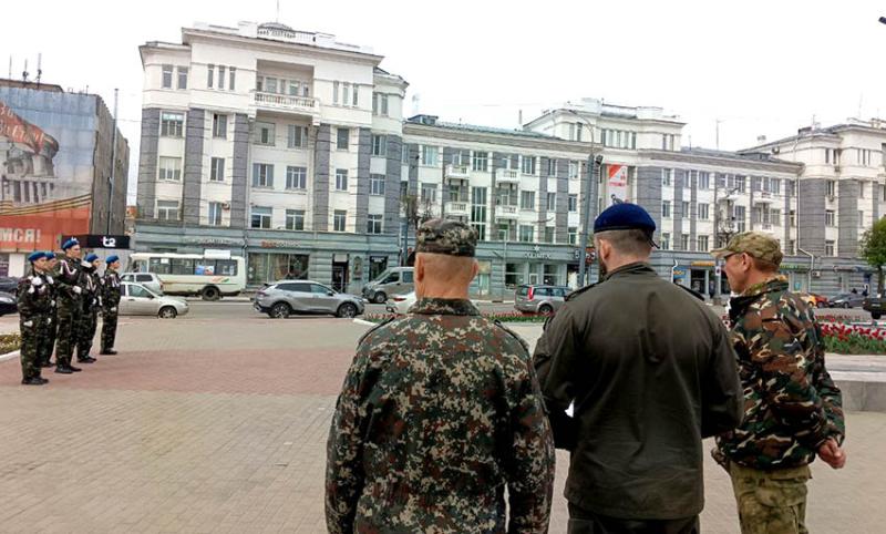 Сотрудники СОБР «Орел» оценили действия участников городского смотра-конкурса «Мы - наследники Победы»