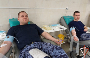 К ведомственной акции «От сердца к сердцу» присоединились росгвардейцы в Курганской области