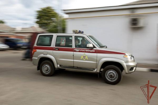 Сотрудники Росгвардии оказали помощь раненному при атаке украинского дрона в Белгородской области