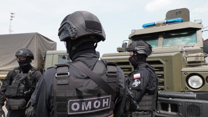 В Подмосковье при силовой поддержке спецназа Росгвардии задержаны подозреваемые в мошенничестве