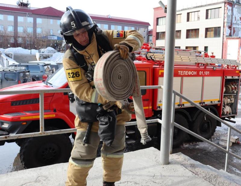 На Чукотке прошли совместные пожарно-тактические занятия  Росгвардии и МЧС