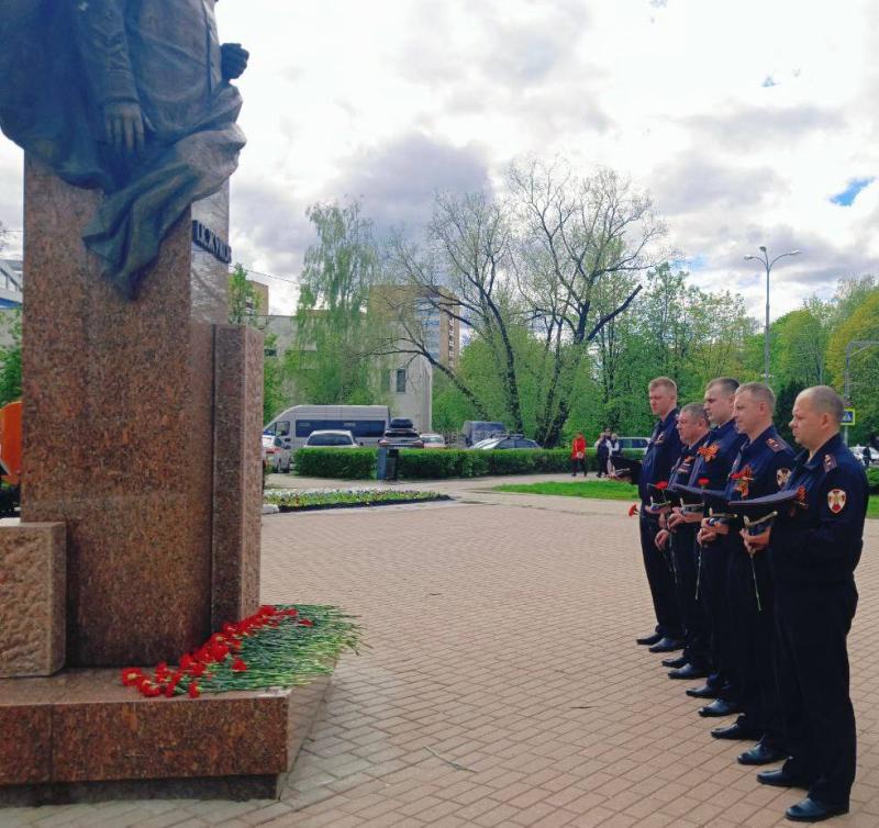 ПРЕКЛОНИТЬ КОЛЕНО