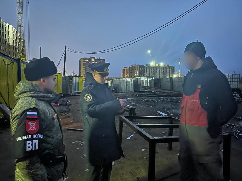 Военные следователи Северодвинска провели рейд по выявлению мигрантов, не вставших на воинский учет