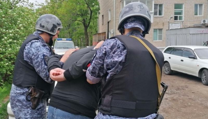 Наряд Росгвардии пресёк нарушения в кафе Биробиджана