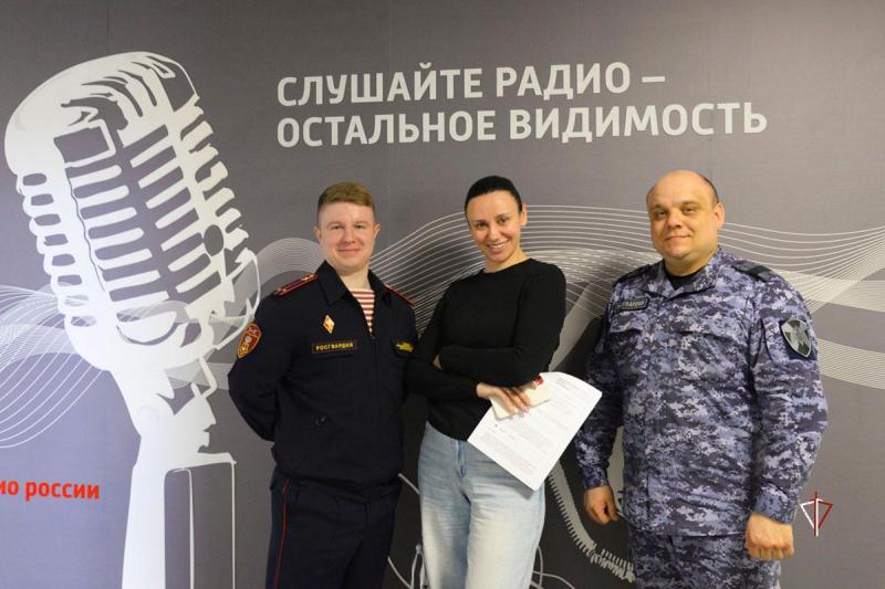 В Салехарде вышел спецвыпуск радиопередачи «Вестник Росгвардии», посвященный Дню кадровых подразделений ведомства