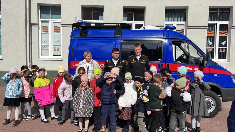 Военные следователи Следственного комитета Российской Федерации провели занятие со школьниками