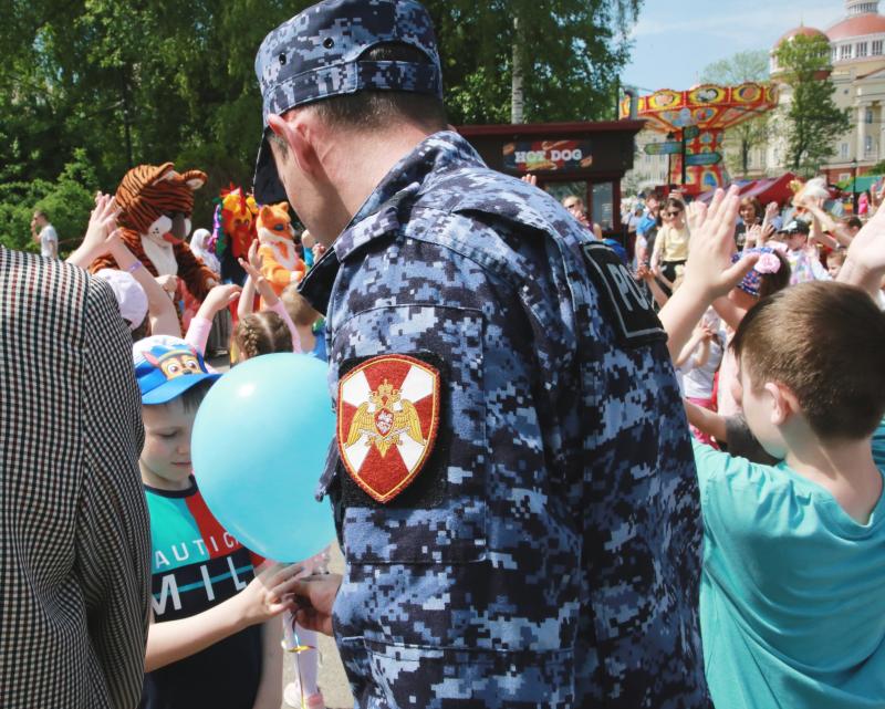 Росгвардейцы приняли участие в мероприятии, посвященном Международному дню защиты детей