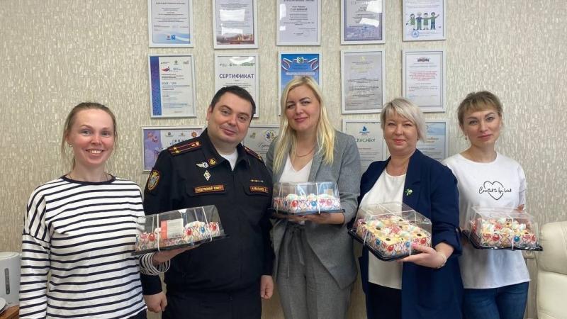 Военные следователи Северодвинска поздравили детский центр «Олененок» с Днем защиты детей