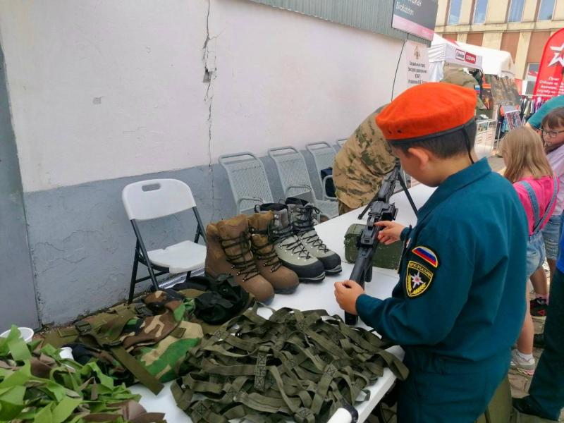 Росгвардейцы присоединились к патриотической акции «Единство в памяти. Сила в подвиге» в Биробиджане