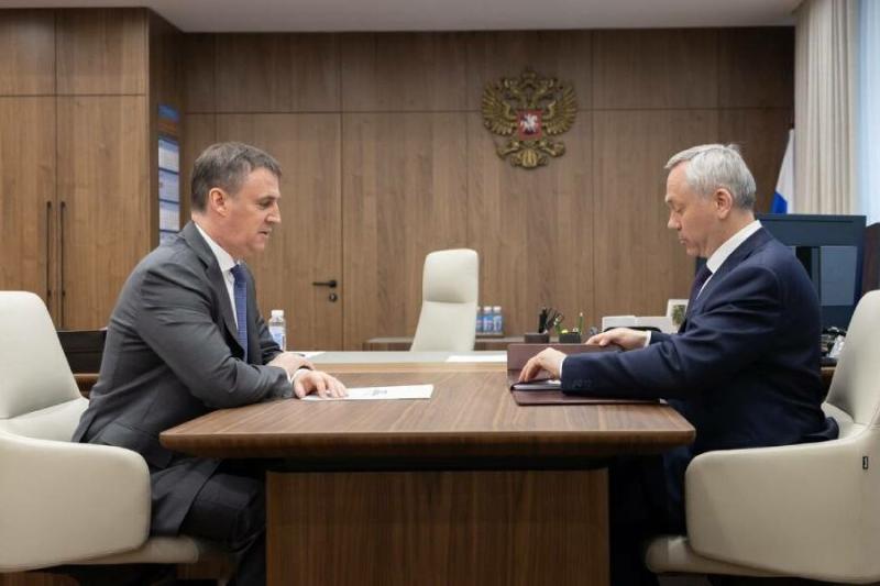 Дмитрий Патрушев рекомендовал Андрею Травникову повышать доходы новосибирцев