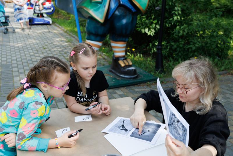 Компания PROкачу создаёт паблик-арт с участием юных москвичей в сети семейных парков аттракционов «Алиса»