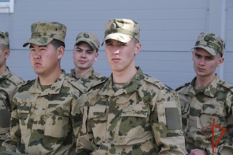 В Горно-Алтайске состоялась отправка призывников на службу в Росгвардию