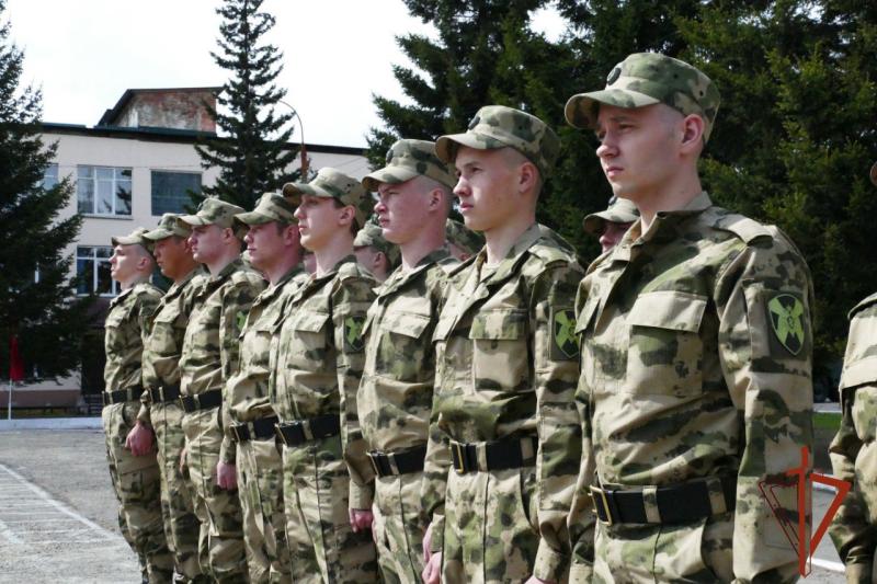 Более 250 новобранцев весеннего призыва из Иркутской области пройдут военную службу в Росгвардии