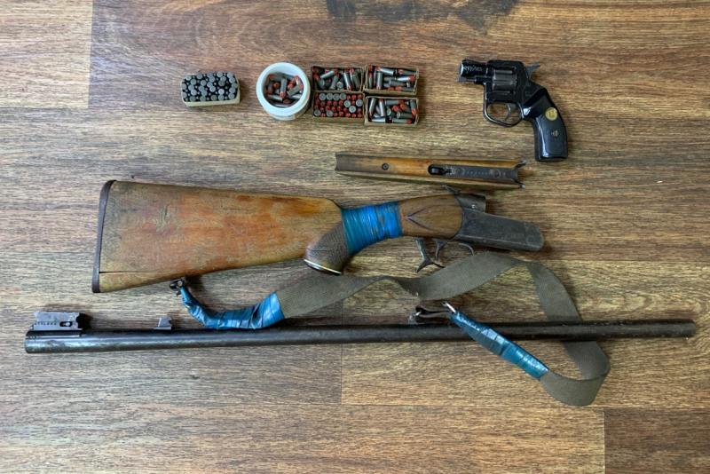 Росгвардейцы благодарят прокопчанку за выдачу незаконного арсенала