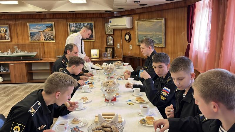 Сотрудники Следственного комитета Российской Федерации организовали для нахимовцев посещение миноносца «Настойчивый»
