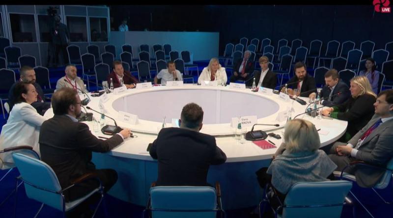 На ПМЭФ 2025 пройдет батл «Системность и масштаб vsГибкость и инновационность»