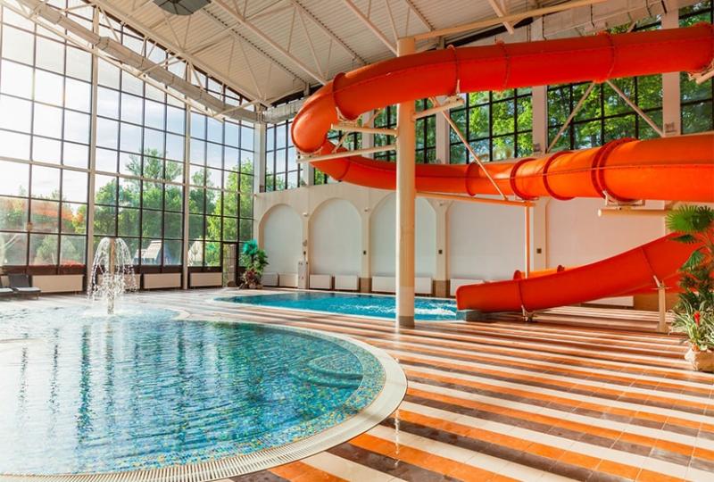 Топ загородных курортов с бассейном и аквагорками