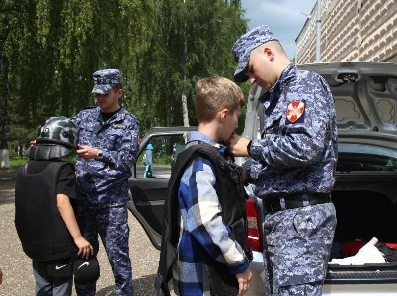 Всероссийская ведомственная акция «Каникулы с Росгвардией» продолжается в Мордовии