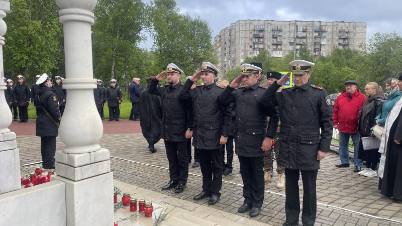 Военные следователи Северного флота приняли участие в памятной акции «Свеча памяти»