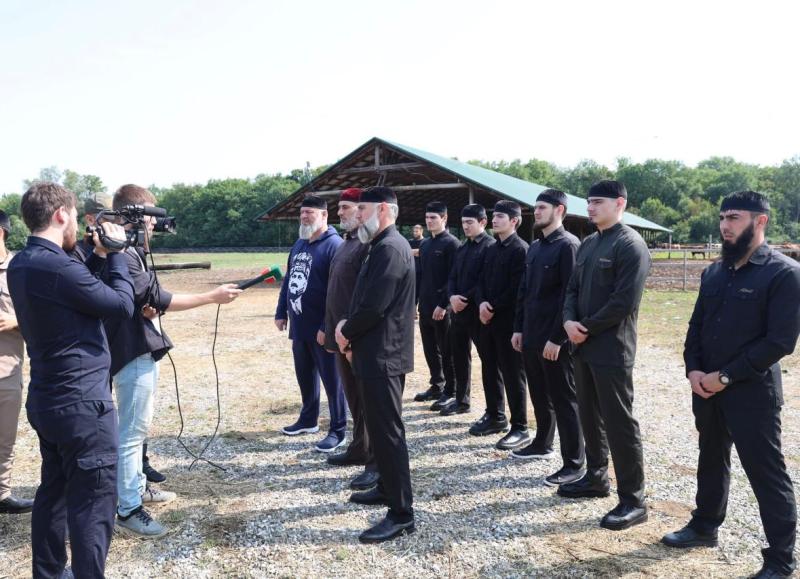 НАЧАЛЬНИК УПРАВЛЕНИЯ РОСГВАРДИИ ПО ЧЕЧЕНСКОЙ РЕСПУБЛИКЕ ПРИНЯЛ УЧАСТИЕ В ПРАЗДНИЧНОМ МЕРОПРИЯТИИ, ПОСВЯЩЁННОМ КУРБАН-БАЙРАМУ