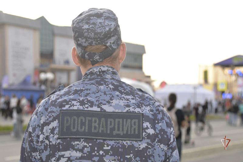 Росгвардия обеспечила безопасность ямальцев в День российской молодежи