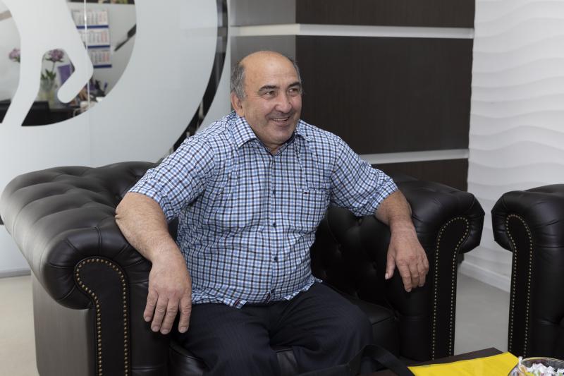 «Семья — главный мотиватор»: Счастливый дедушка из Кирова на выигрыш в лотерею сделал ремонт и купил машину