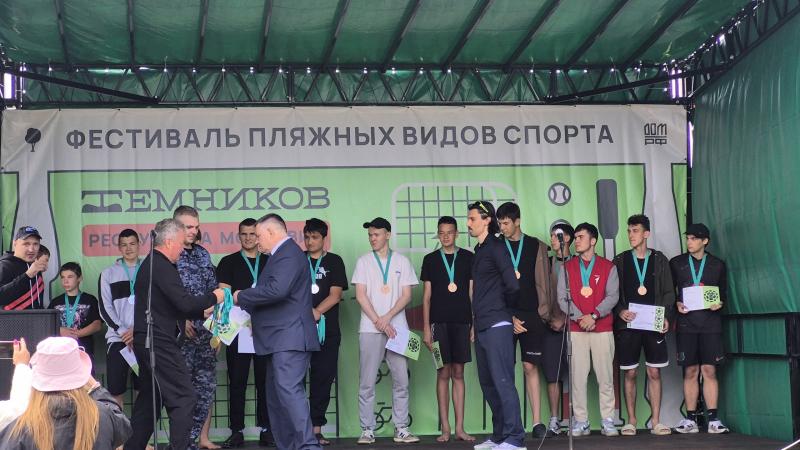 В Темникове сотрудники вневедомственной охраны Росгвардии стали победителями в пляжном футболе