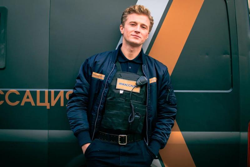 «Вас ждут драки с эффектными падениями и вылеты из машин». Криминальная экшн-комедия «Инкассаторы» выходит на ТНТ уже сегодня